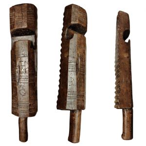 Battipanni in legno massello di grandi dimensioni XVIII secolo
